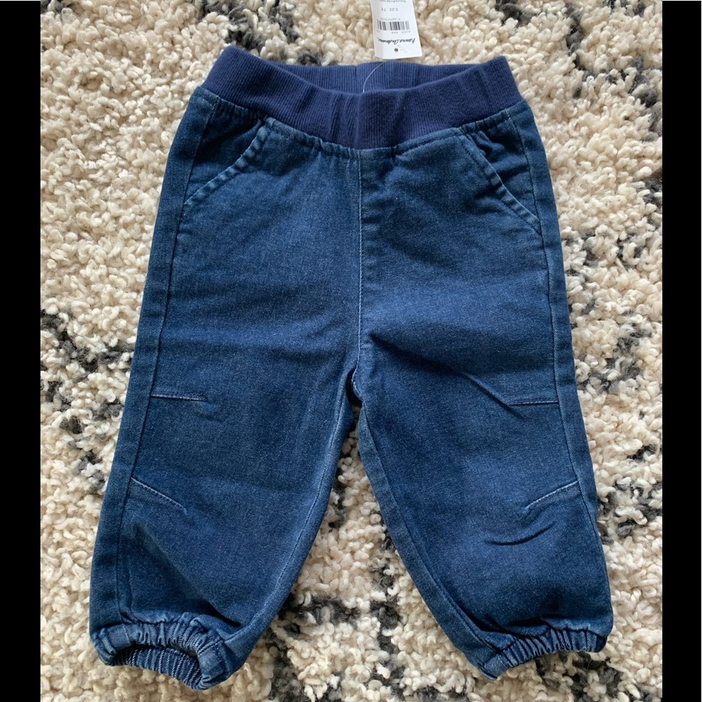Unisex Hanna Andersson Jean Joggers, size 12-18 mo (75). NWT. Super cute!
